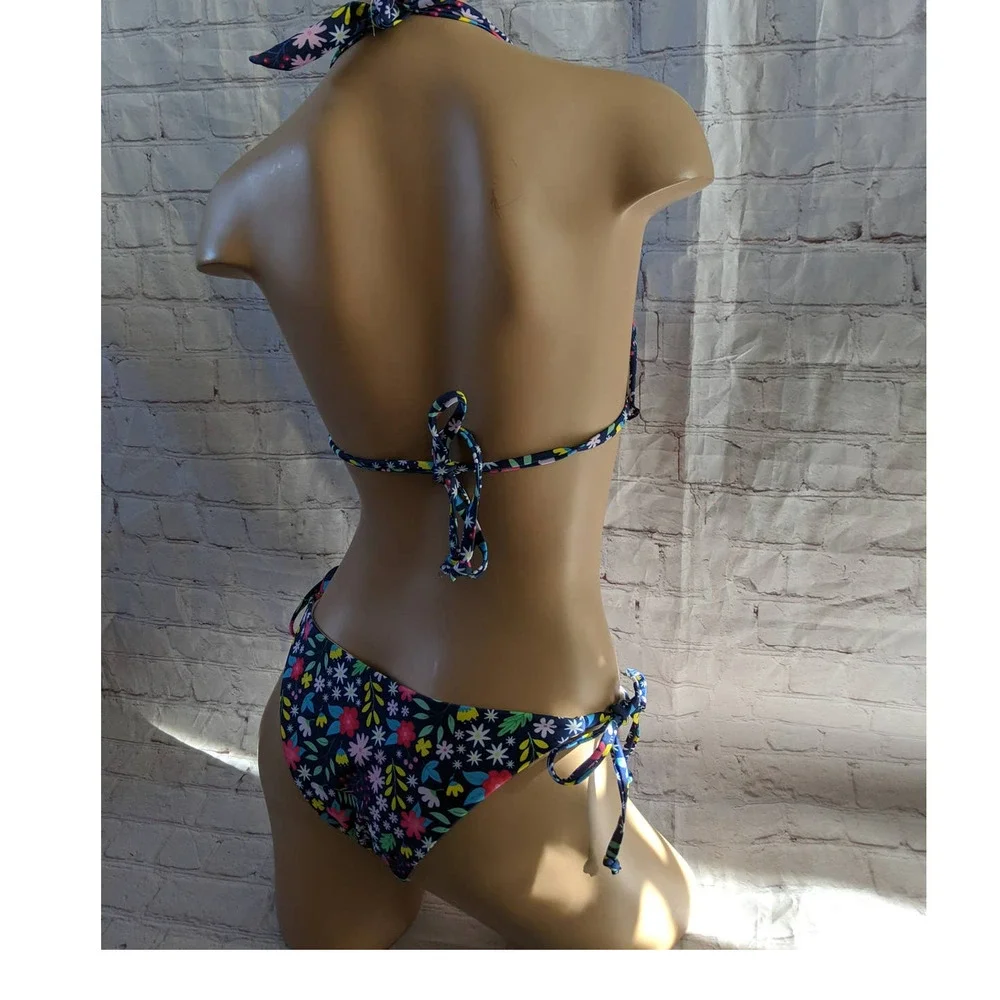 Super cute‎ floral side tie swimsuit NWT